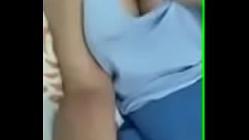Reproducir Adolescente se toca las tetas en sexincity