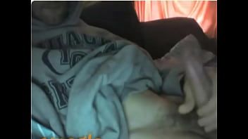 play Mec sexy branle pour fille sur cam
