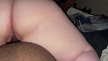 Играть Свидание с Tinder после бара с большой шикарной задницей