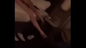 再生 彼女のボーイフレンドとすべて裸のロシアのティーン