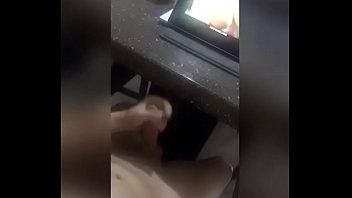 Redare Îmi bat carnea în timpul orelor online din cauza coronavirusului | swarley1928
