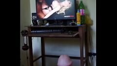 Reproducir Hot rubia Savannah se corre mientras se masturba