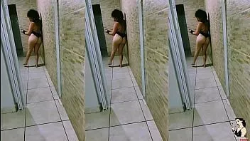 Riproduci Il trailer - dopo lo spettacolo comico sono diventato troppo duro - fa i salti mortali