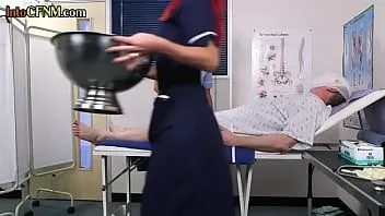 Abspielen Cfnm krankenschwester femdoms saugen aus auto abgestürzt sub