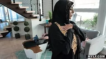 Redare Kylie Kingston i-a fost întotdeauna frică să recunoască ceea ce își dorește cu adevărat, mai ales pentru că este atât de religioasă.