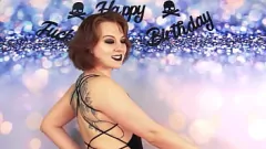 Abspielen Geile Milf feiert Geburtstag mit ungezogenem Geständnis