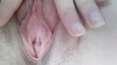 play Amatör Tanrıça'nın yoğun kedi parmaklarından ve büyük baştankara oyunundan birden fazla orgazm var