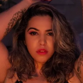 Pornostar Victoria Dias