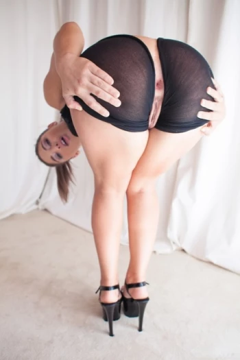 Porno Yıldızı Abella Danger