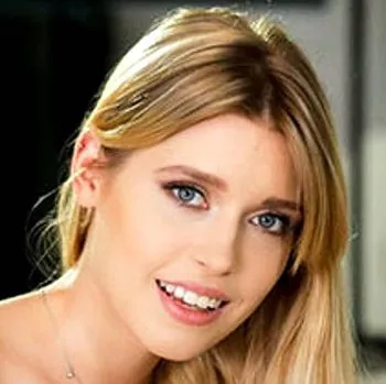 Pornostar Freya Mayer
